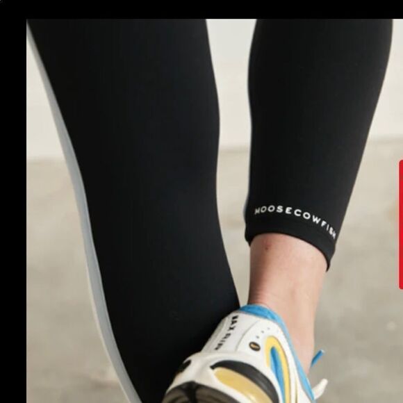 Moosecowfish Elk leggings black with light blue and white L NWT - Picture 3 of 5